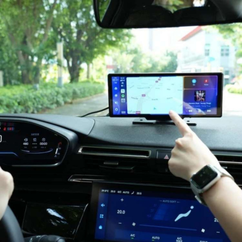 Écran Voiture Intelligent – Navigation Facile Et Caméra Intégrée